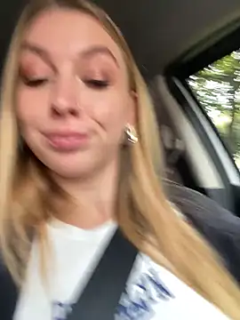 Snapshot of Sweet___Emily chatting on September 22, 2025, 2:12 pm Sweet Emily online show from September 22, 2025, 2:12 pm