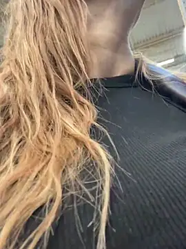 Snapshot of Sweet___Emily chatting on January 14, 2025, 10:23 pm Sweet Emily online show from January 14, 2025, 10:23 pm