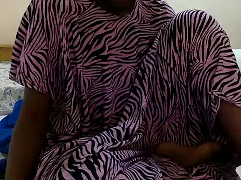 Snapshot of Sexy_megg chatting on March 10, 2025, 5:11 am Sexy megg online show from March 10, 2025, 5:11 am