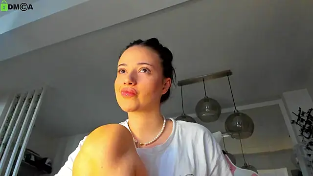 IreneVON online show from April 21, 2026, 4:41 am