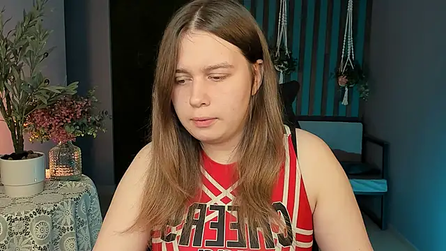 FioraMarmoris online show from September 30, 2025, 1:28 pm