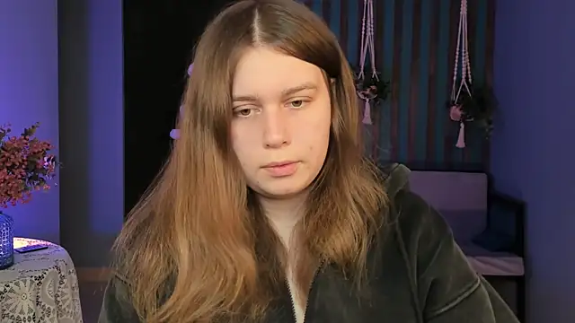 FioraMarmoris online show from October 10, 2025, 9:43 am