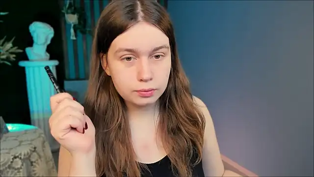 FioraMarmoris online show from March 21, 2026, 6:47 am