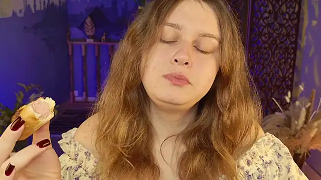 FioraMarmoris online show from September 15, 2025, 5:52 am