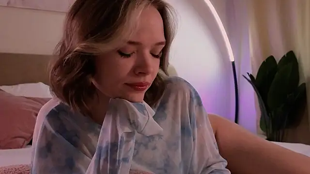 Eva Natsumi online show from February 12, 2025, 9:31 am