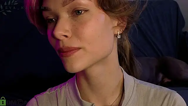 Eva Natsumi online show from October 15, 2025, 4:48 pm