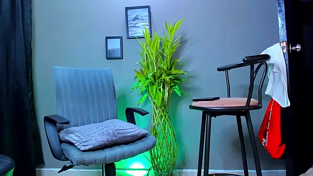 Damian 022 online show from October 8, 2025, 11:01 am