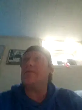 Snapshot of everyoneneeds chatting on February 15, 2025, 8:00 am everyoneneeds online show from February 15, 2025, 8:00 am