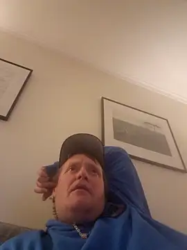 Snapshot of everyoneneeds chatting on February 15, 2025, 9:28 pm everyoneneeds online show from February 15, 2025, 9:28 pm