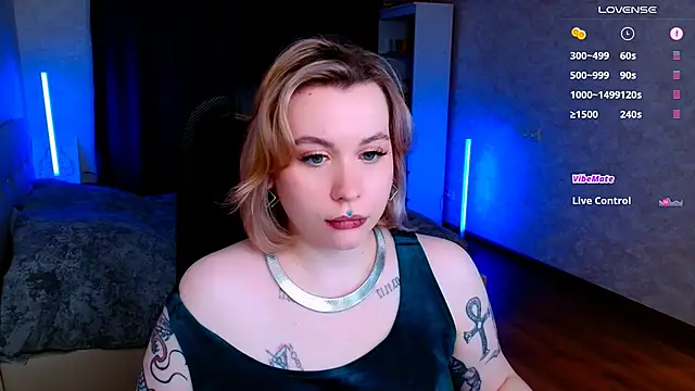 Snapshot of Blueberry-baby chatting on February 7, 2025, 10:41 pm Blueberry-baby online show from February 7, 2025, 10:41 pm