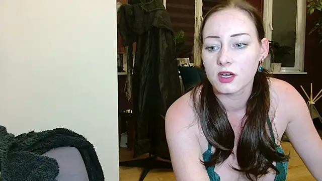 Snapshot of Jasmin-White chatting on June 1, 2026, 11:48 pm Jasmin-White online show from June 1, 2026, 11:48 pm