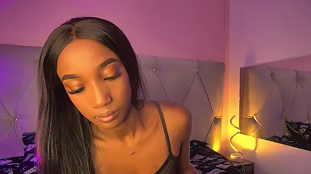 FiorelaLenin online show from March 28, 2026, 4:19 pm