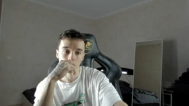 MasonWarholl online show from March 4, 2025, 3:44 am