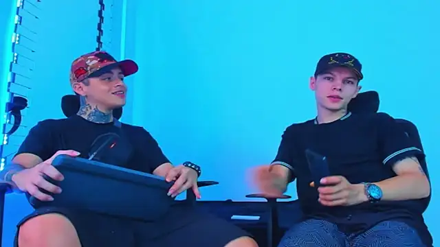 HOT boy2025 online show from December 5, 2025, 12:48 pm