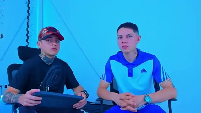 HOT boy2025 online show from November 6, 2025, 9:52 pm