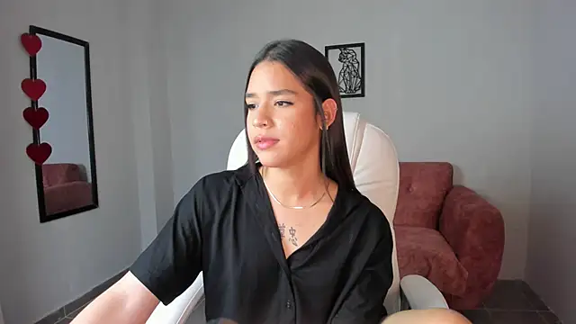 Snapshot of Alice23jones chatting on March 8, 2025, 6:58 pm Alice23jones online show from March 8, 2025, 6:58 pm