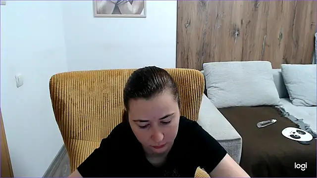 Snapshot of VioletaFlower7 chatting on June 7, 2026, 7:13 am VioletaFlower7 online show from June 7, 2026, 7:13 am