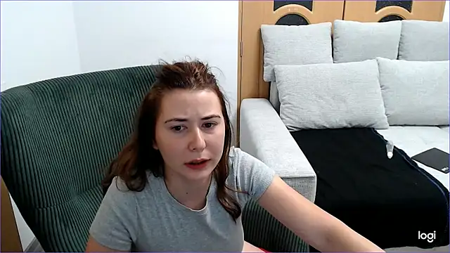 Snapshot of VioletaFlower7 chatting on September 15, 2025, 4:40 pm VioletaFlower7 online show from September 15, 2025, 4:40 pm