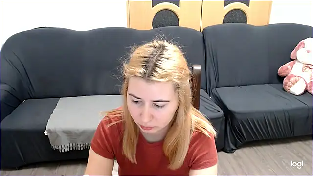 Snapshot of VioletaFlower7 chatting on March 6, 2025, 4:49 pm VioletaFlower7 online show from March 6, 2025, 4:49 pm