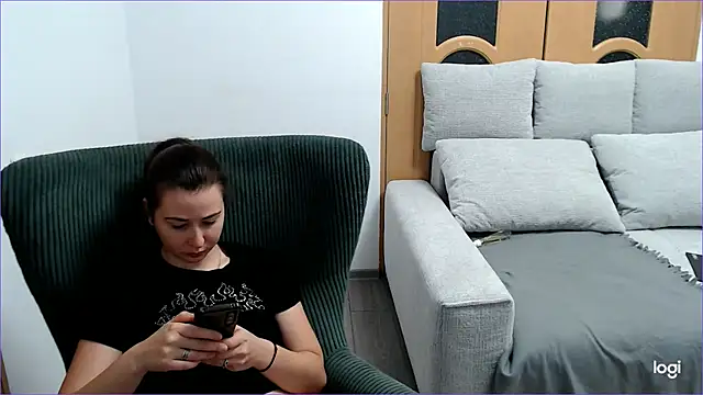 Snapshot of VioletaFlower7 chatting on October 2, 2025, 2:53 pm VioletaFlower7 online show from October 2, 2025, 2:53 pm