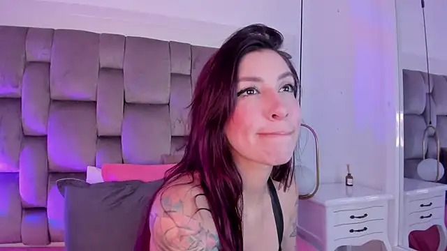 Snapshot of Ginger_Violetta_ chatting on April 22, 2026, 7:53 pm Ginger Violetta online show from April 22, 2026, 7:53 pm