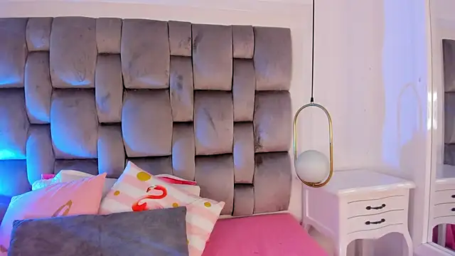 Ginger Violetta  online show from March 31, 2026, 7:49 pm