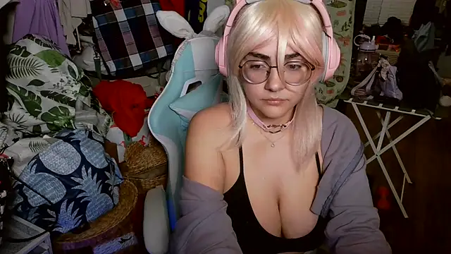 Snapshot of mochi_rainbow chatting on January 13, 2025, 10:45 pm mochi rainbow online show from January 13, 2025, 10:45 pm