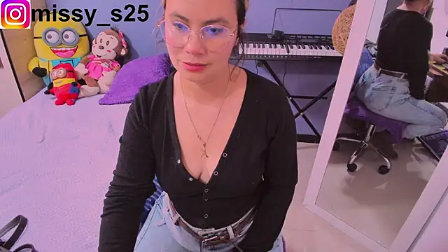 Snapshot of gigi_stephans chatting on October 25, 2025, 8:20 pm gigi stephans online show from October 25, 2025, 8:20 pm