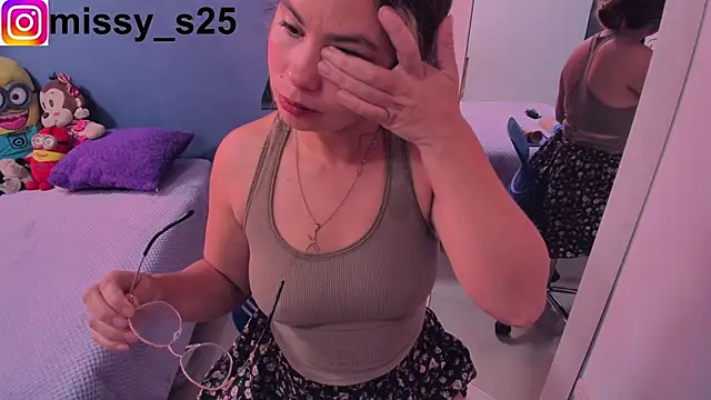 Snapshot of gigi_stephans chatting on October 12, 2025, 8:10 pm gigi stephans online show from October 12, 2025, 8:10 pm