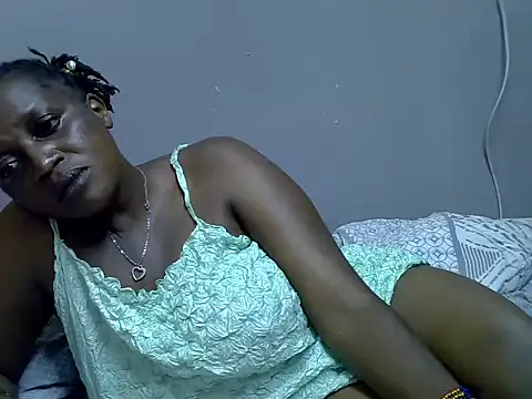 Snapshot of Hot_Caro chatting on December 28, 2024, 12:04 am Hot Caro online show from December 28, 2024, 12:04 am