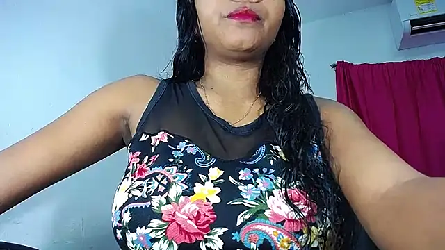 Snapshot of Sashabreck chatting on June 7, 2026, 2:50 am Sashabreck online show from June 7, 2026, 2:50 am