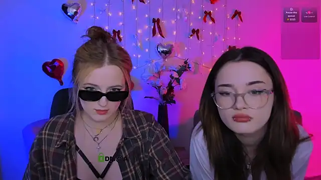 liana kisses online show from April 18, 2026, 7:58 pm