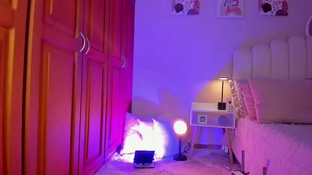 martinaaricci online show from February 23, 2026, 2:06 pm