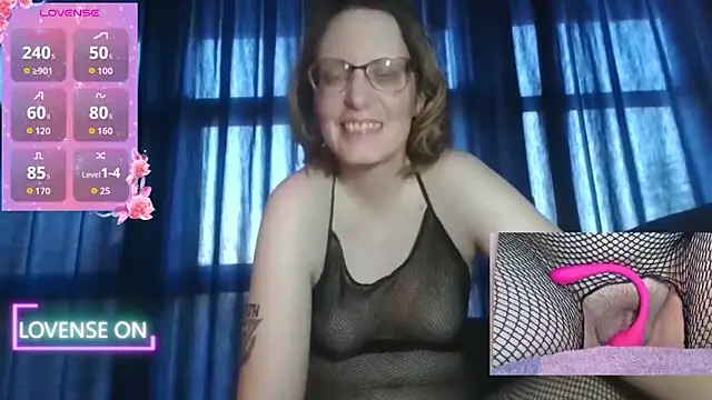 Snapshot of PernillaGirl chatting on May 7, 2026, 6:22 pm PernillaGirl online show from May 7, 2026, 6:22 pm
