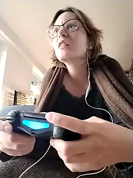 Snapshot of PernillaGirl chatting on October 4, 2025, 12:28 pm PernillaGirl online show from October 4, 2025, 12:28 pm