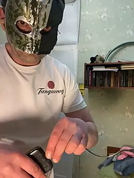 Snapshot of Ariel_Ari chatting on March 10, 2025, 12:07 am Ariel Ari online show from March 10, 2025, 12:07 am