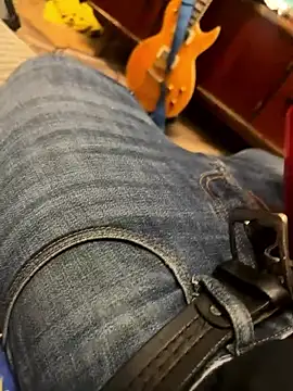 Ariel Ari online show from January 13, 2026, 7:51 pm