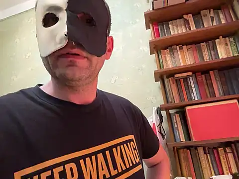 Snapshot of Ariel_Ari chatting on January 9, 2025, 11:24 pm Ariel Ari online show from January 9, 2025, 11:24 pm