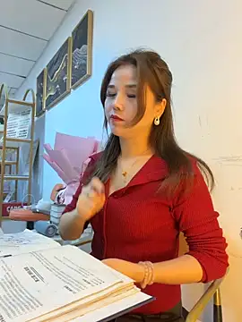 Efangfang online show from February 5, 2026, 11:50 am