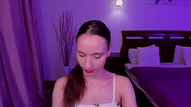 Snapshot of StaceySunny chatting on June 9, 2026, 7:04 pm StaceySunny online show from June 9, 2026, 7:04 pm