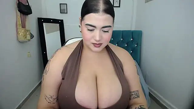 Snapshot of MadinsonCopper chatting on September 18, 2025, 12:57 am MadinsonCopper online show from September 18, 2025, 12:57 am