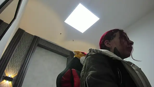 selene red  online show from April 6, 2026, 1:34 am