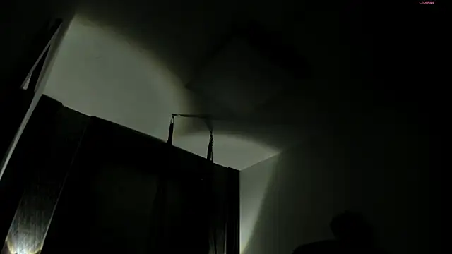 selene red  online show from November 12, 2025, 1:26 pm