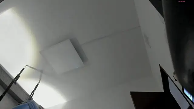 selene red  online show from October 5, 2025, 4:42 pm