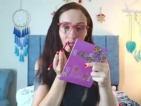 Snapshot of IberianMoonMK chatting on November 27, 2025, 6:41 pm IberianMoonMK online show from November 27, 2025, 6:41 pm