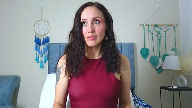 Snapshot of IberianMoonMK chatting on November 8, 2025, 5:38 pm IberianMoonMK online show from November 8, 2025, 5:38 pm