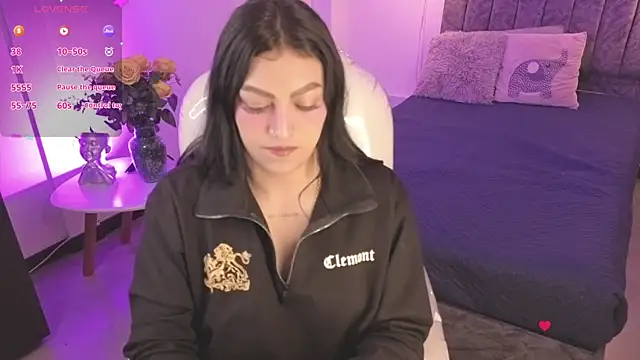 Abigaiil  ds online show from April 17, 2026, 8:22 pm