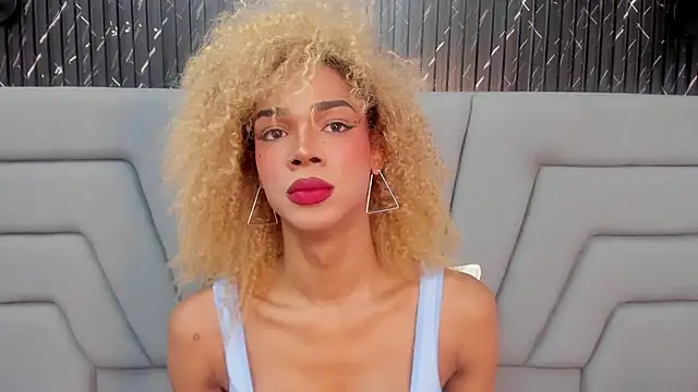 Snapshot of NaomiSteward chatting on December 15, 2025, 11:49 am NaomiSteward online show from December 15, 2025, 11:49 am