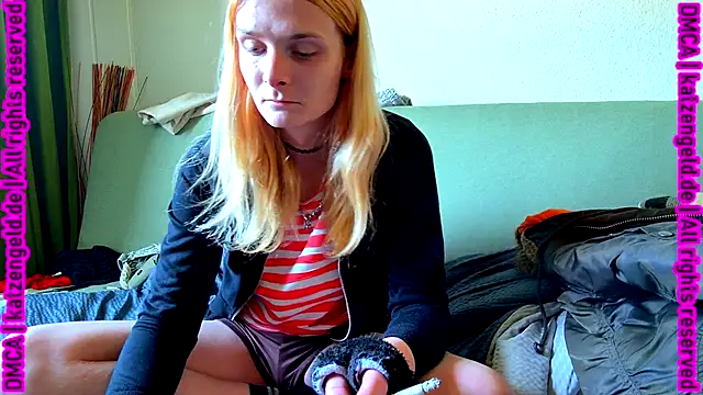 Snapshot of emma_neko chatting on March 8, 2025, 12:20 pm emma neko online show from March 8, 2025, 12:20 pm