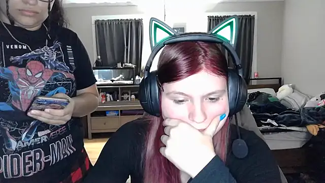 Elliewgfs online show from December 8, 2024, 3:29 am